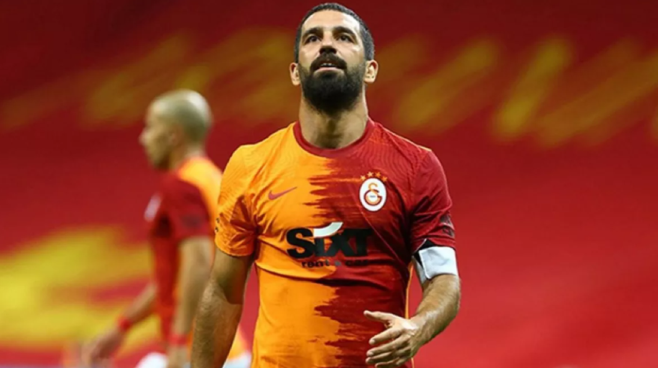 Arda Turan futbolu bıraktı