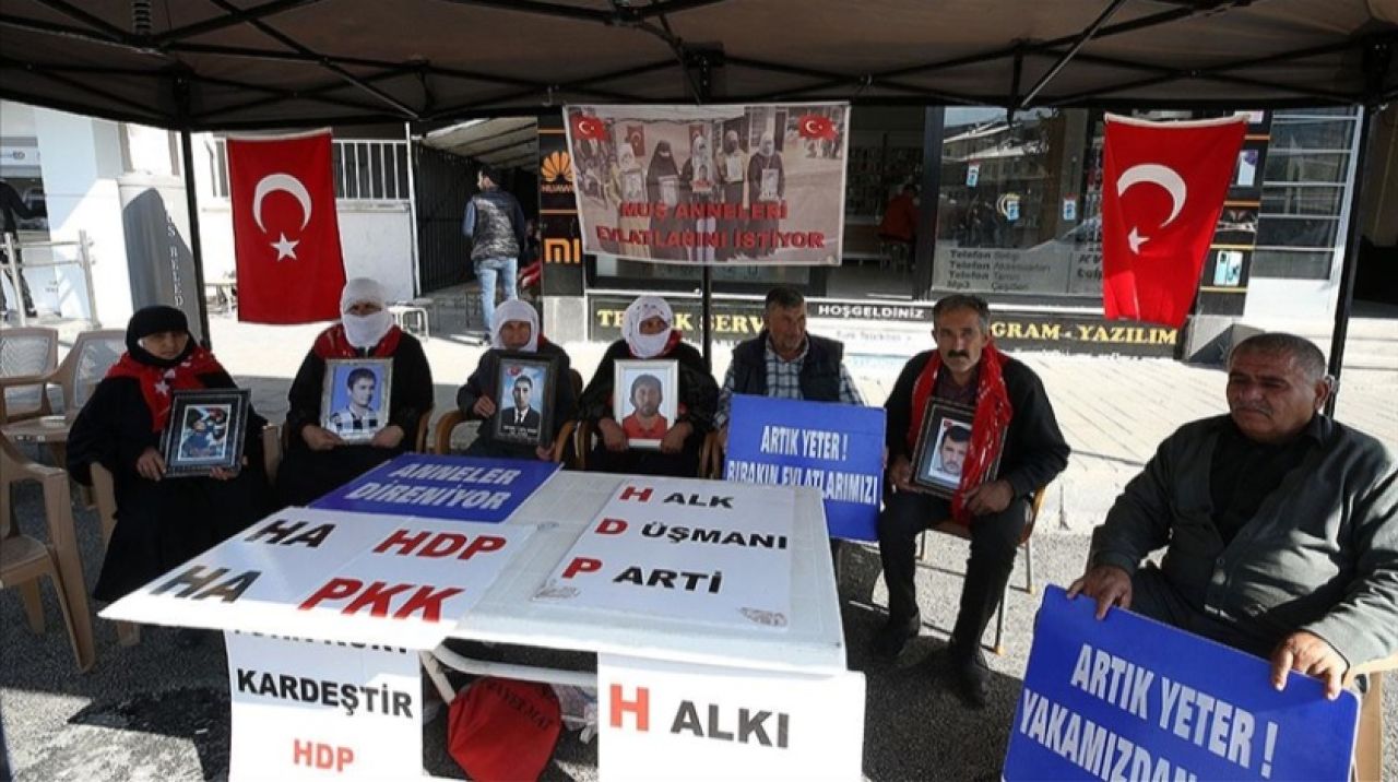 Muşlu ailelerin çocukları için HDP önündeki eylemi devam ediyor