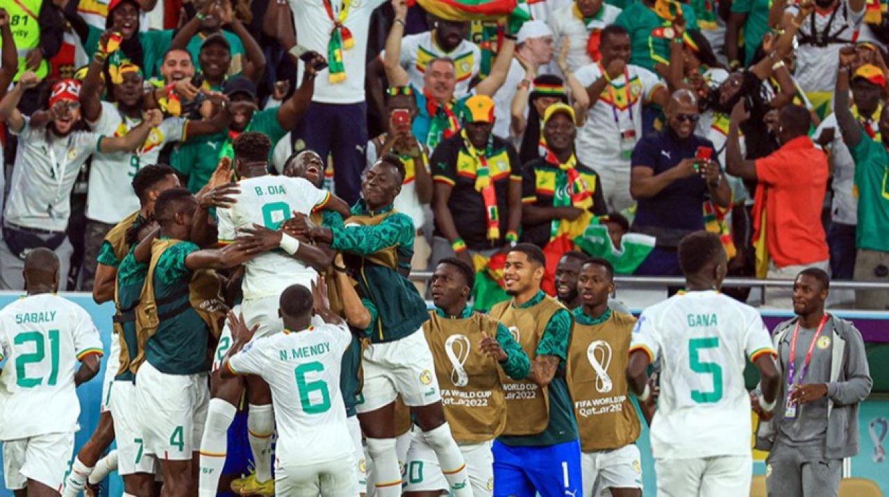 Katar Senegal'e 3 golle kaybetti