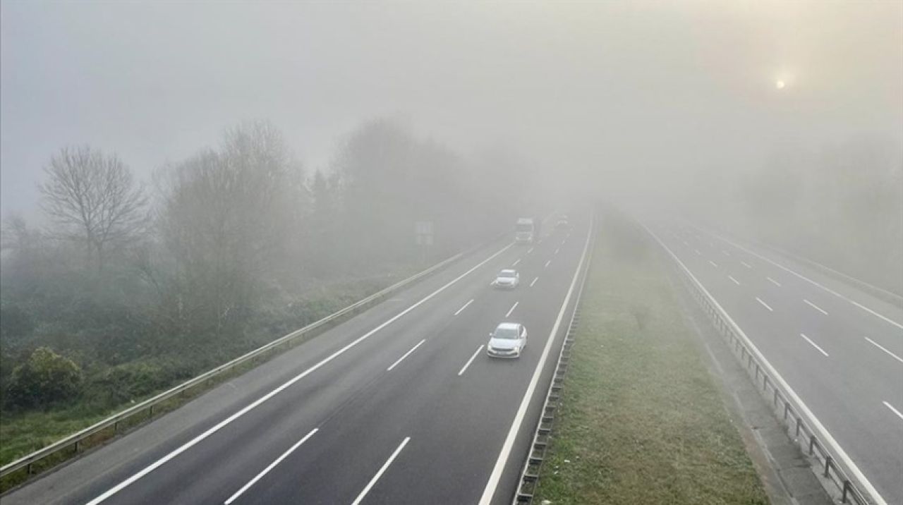 Bolu Dağı'nda sis nedeniyle görüş mesafesi azaldı