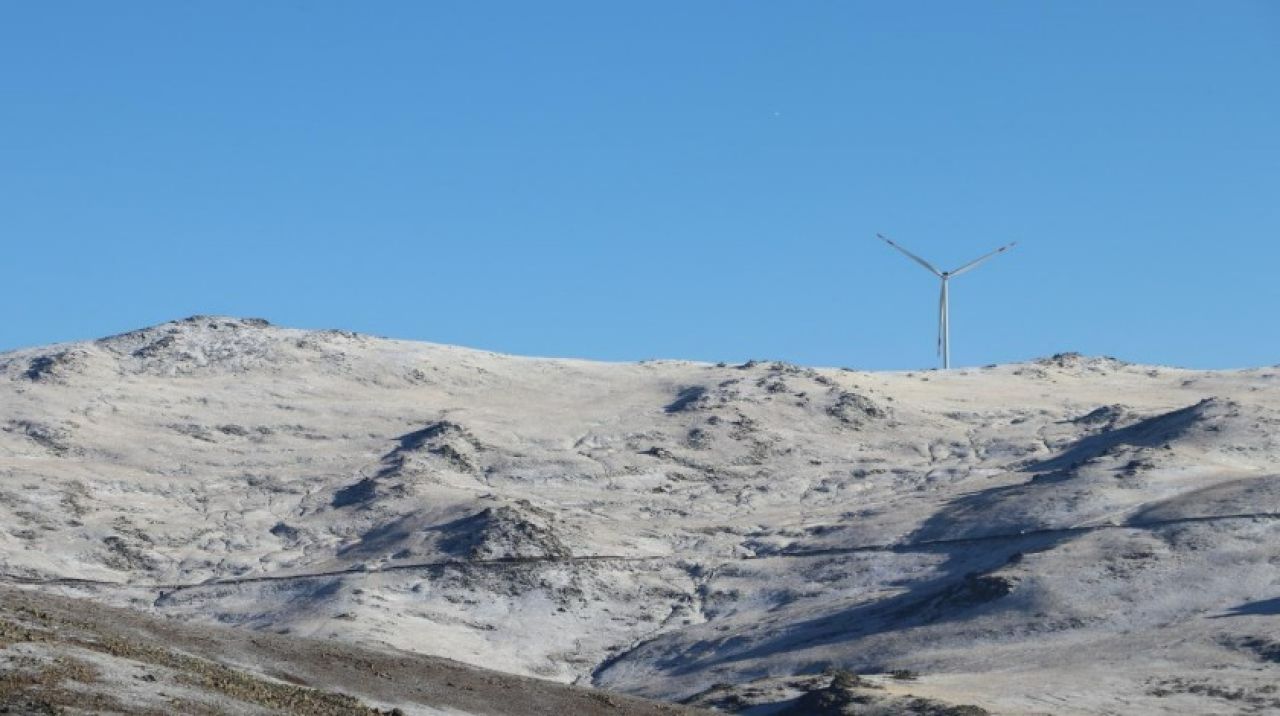 Bayburt'un yüksek kesimleri beyaza büründü