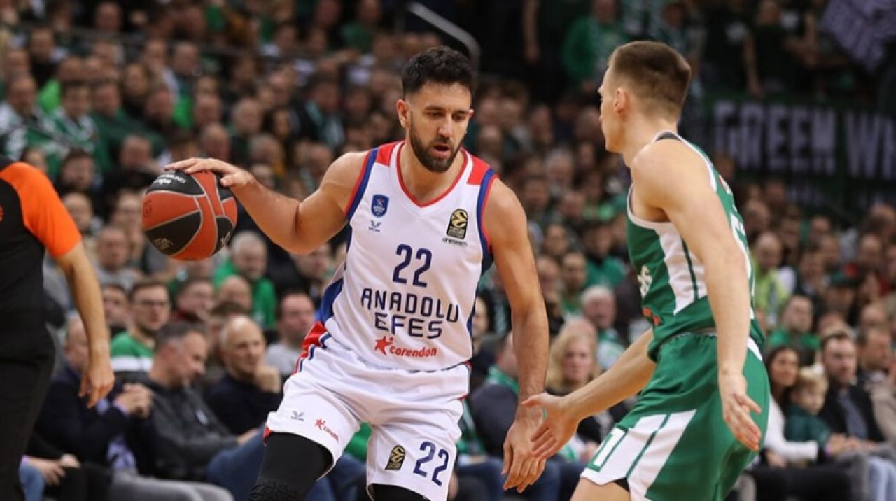 Anadolu Efes seriye bağladı: Üst üste 5!