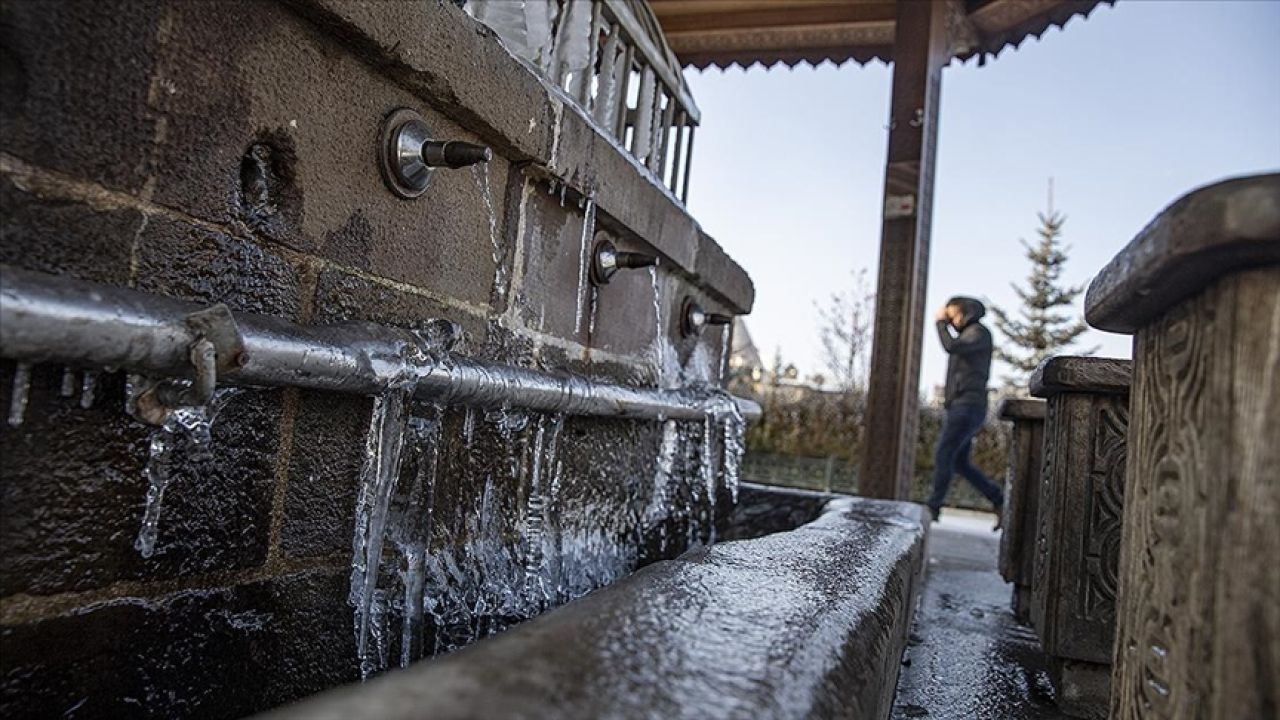 Doğu Anadolu'da soğuk hava ve kar etkili oluyor