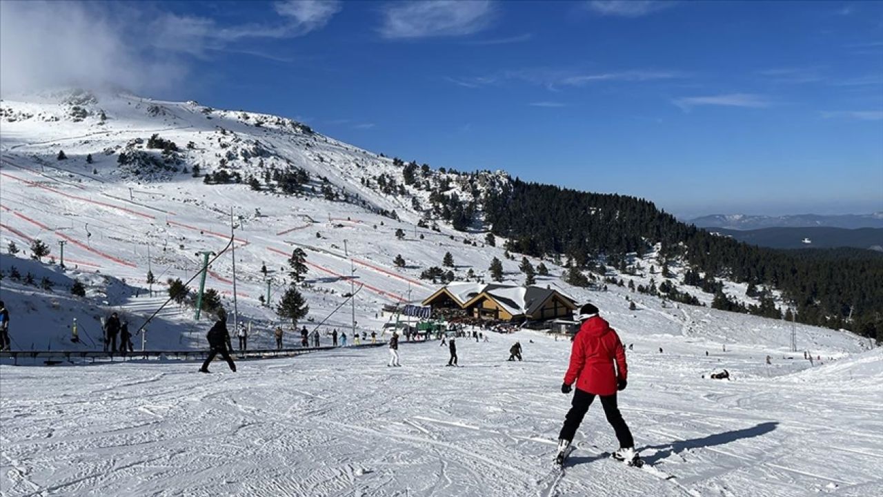 Kartalkaya'da kayak ve snowboard yaparak tatil keyfi yaşadılar