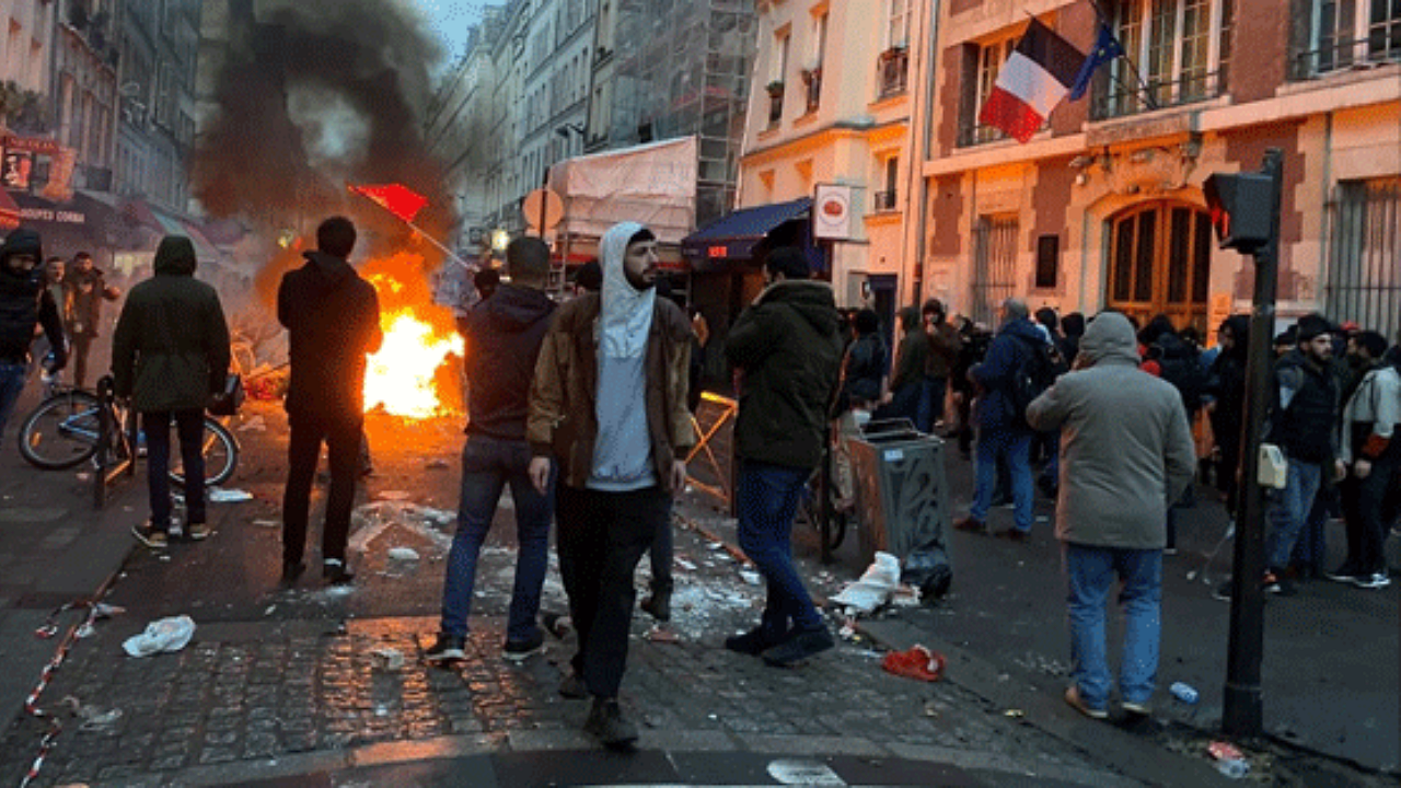 PKK’lılar Paris'i yakıp yıktı! Fransız basını sahip çıktı