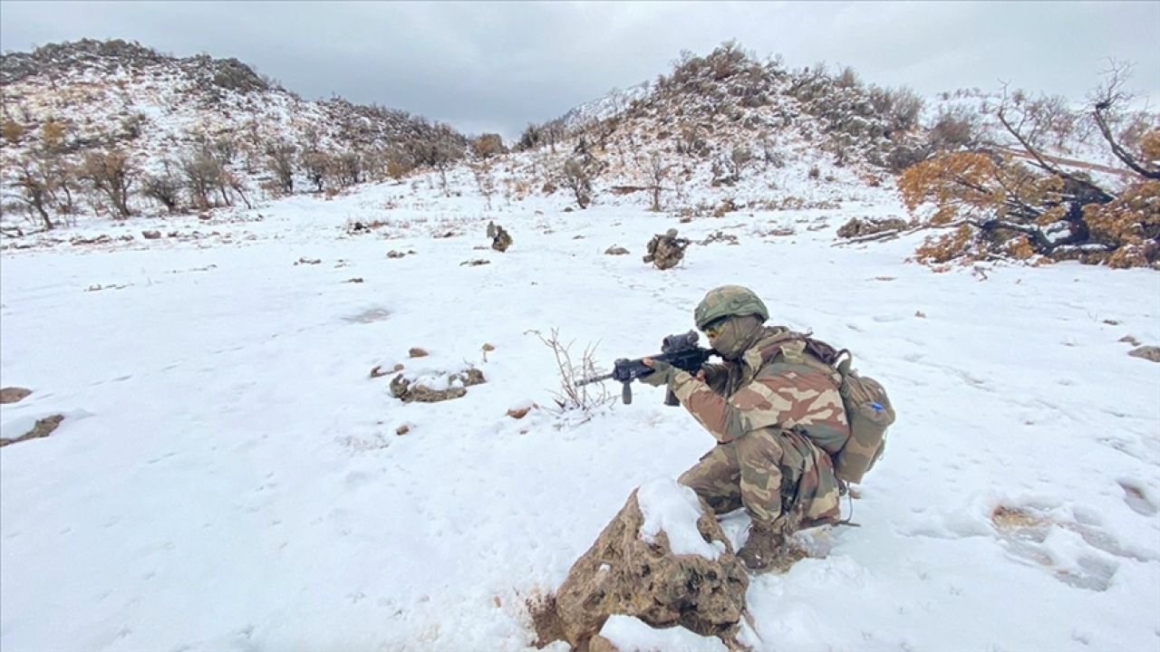 Mehmetçik'ten eksi 25'te vatan nöbeti