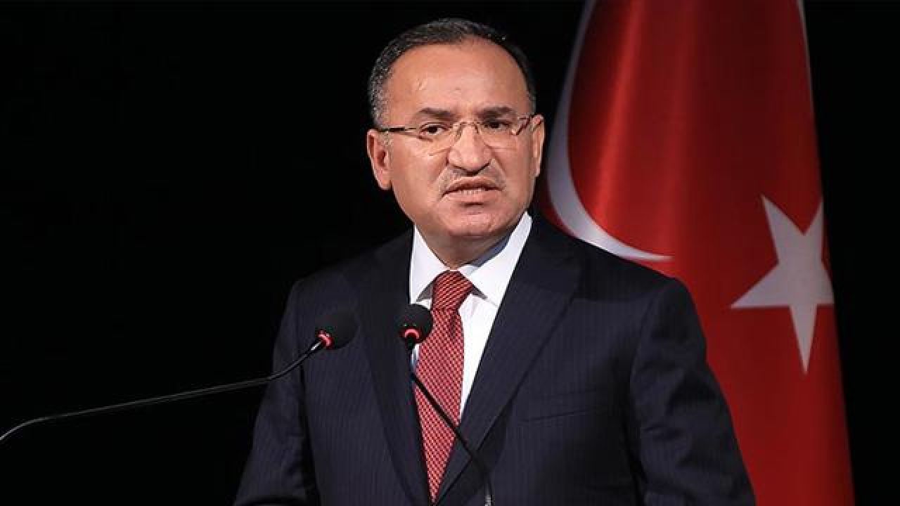 Bozdağ'dan Kur'an-ı Kerim yakılmasına tepki: Müslümanlara saldırı olduğunda hukuk suspus oluyor