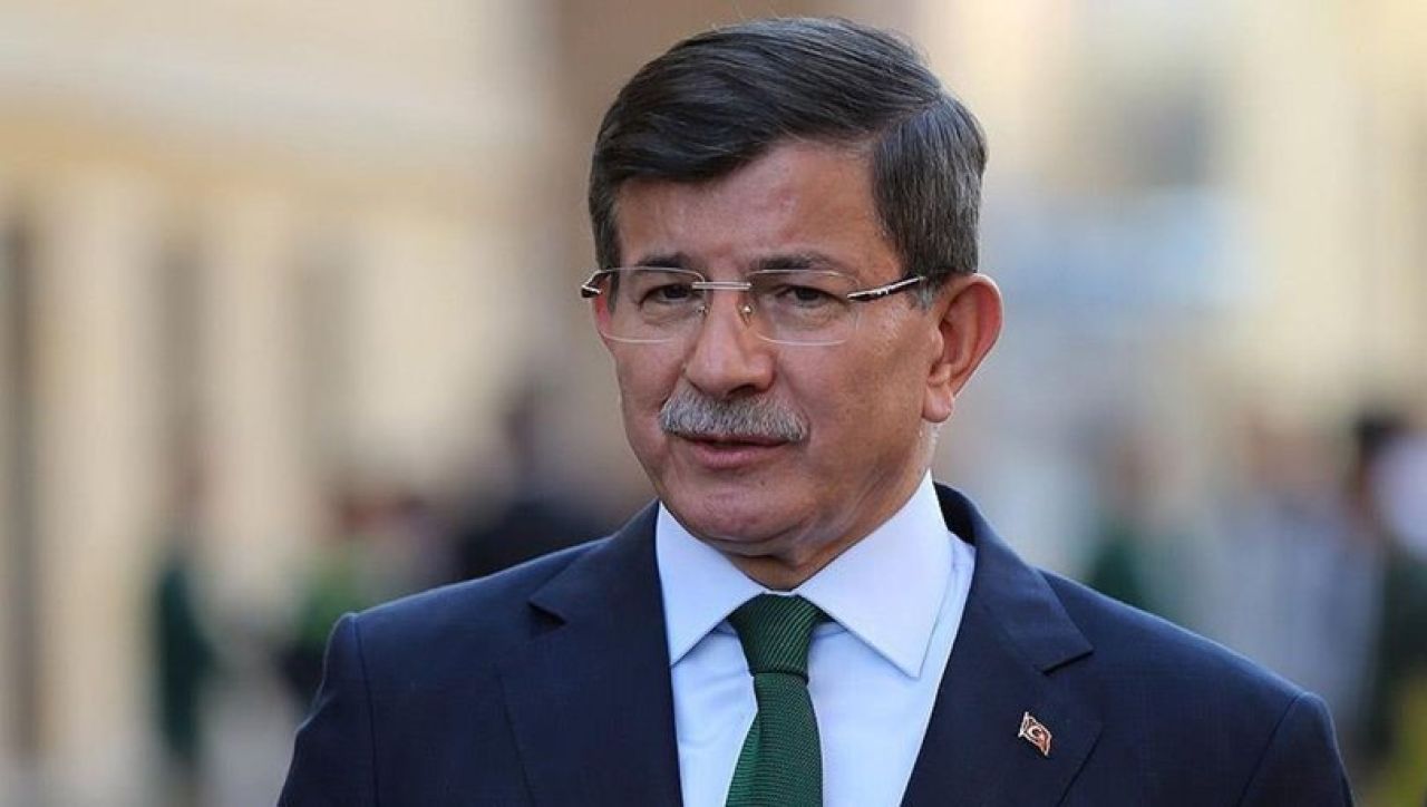 Hadi oradan be Ahmet Davutoğlu! O zırvaları böyle savunmaya çalıştı