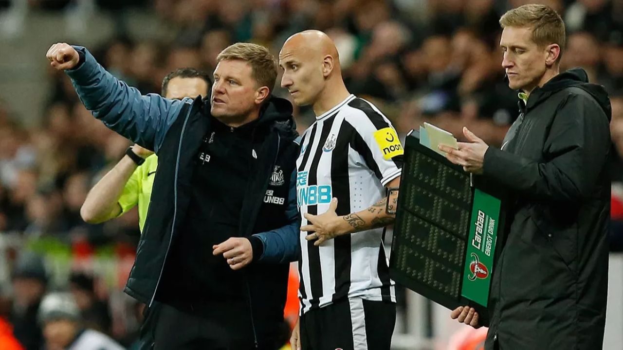 Newcastle'da Beşiktaş şaşkınlığı! Jonjo Shelvey'nin hocası transfer iddiasına cevap verdi