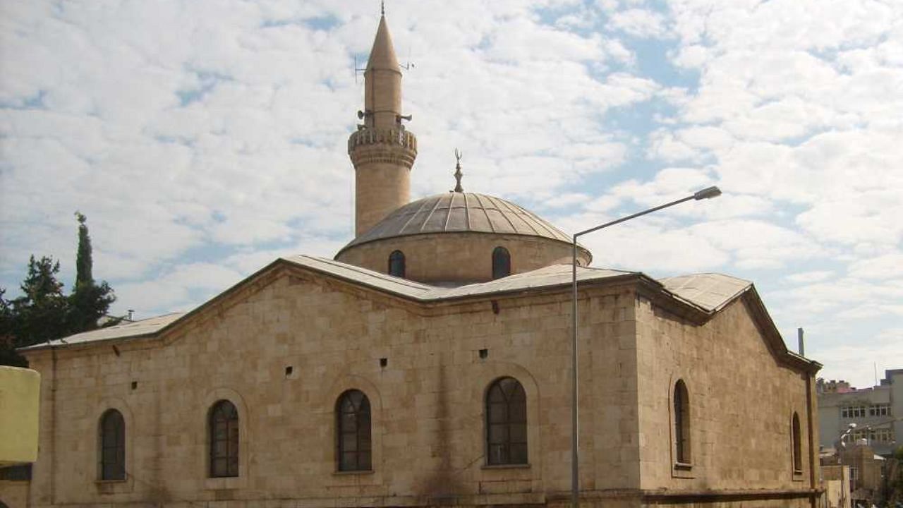 Dulkadirogulları tarafından yapılmıştı! Asırlara meydan okuyan Adıyaman Ulu Cami depremde yıkıldı