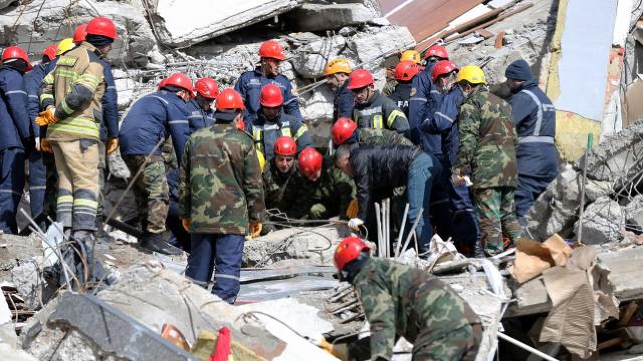 Kahramanmaraş'taki arama kurtarma ekiplerine Azerbaycan askerleri de dahil oldu