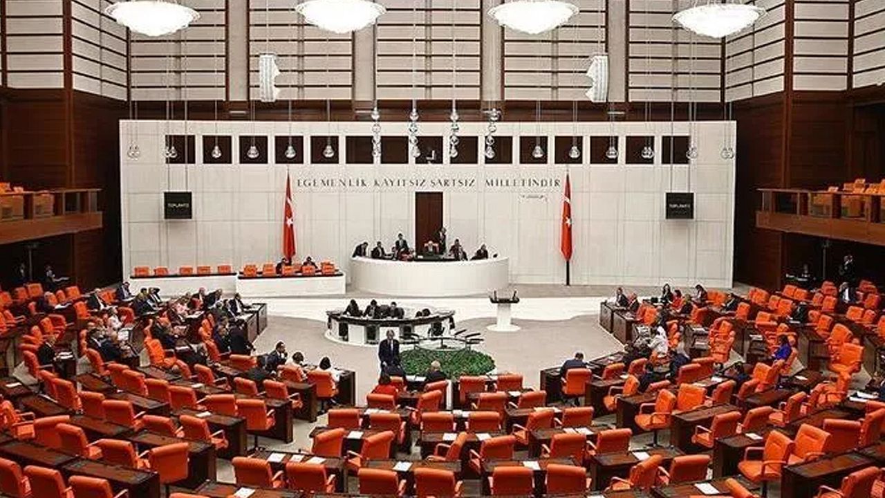 Yasalaşma tarihi belli oldu! AK Parti'den yeni açıklama: İlk gündem maddemiz EYT