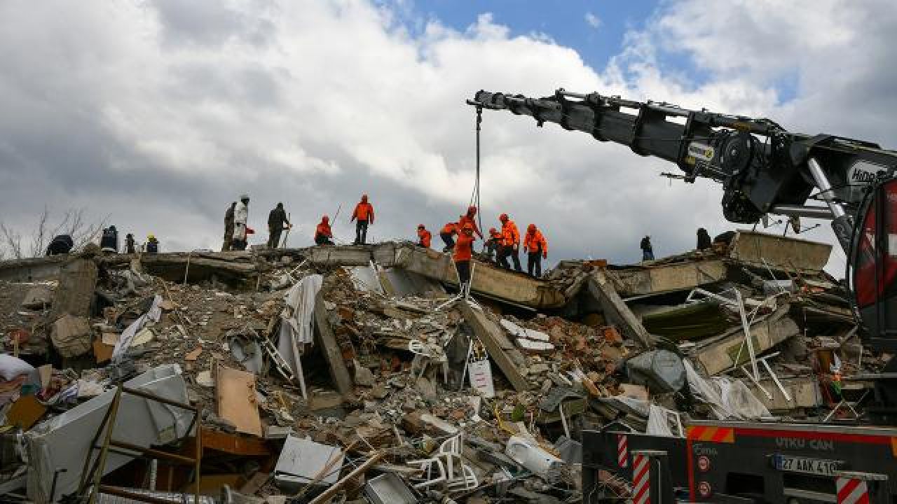 Gaziantep'te yıkılan apartmanın müteahhidi tutuklandı