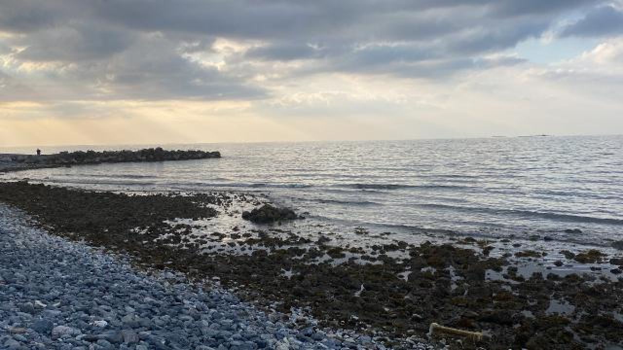 Hatay'da deniz çekildi