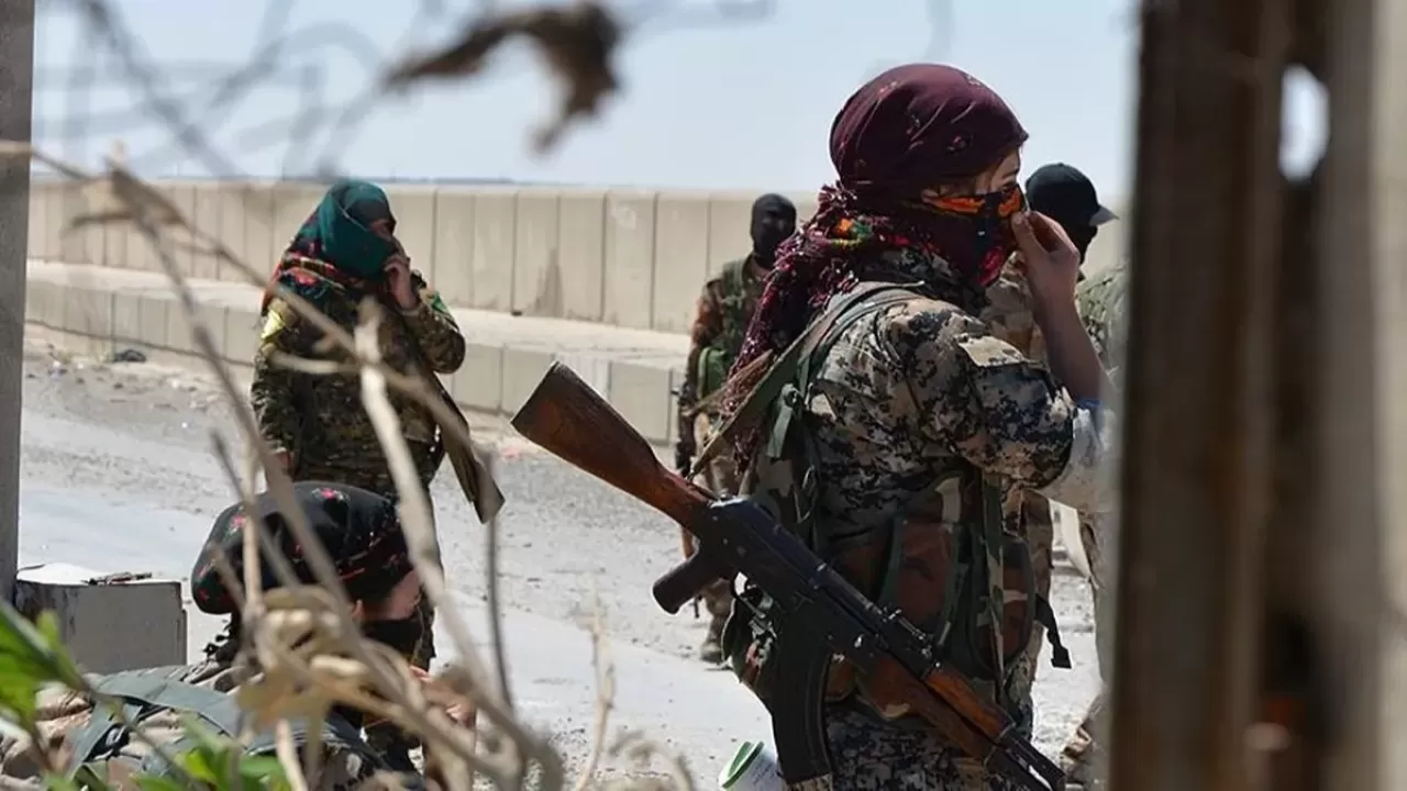 Terör örgütü PKK/YPG Haseke'de 55 genci daha zorla silahlı kadrosuna aldı