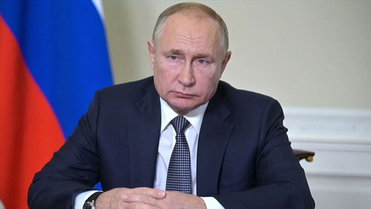 Putin'den, Türkiye ve Suriye'deki deprem çalışmalarından dolayı Rus ekiplerine teşekkür