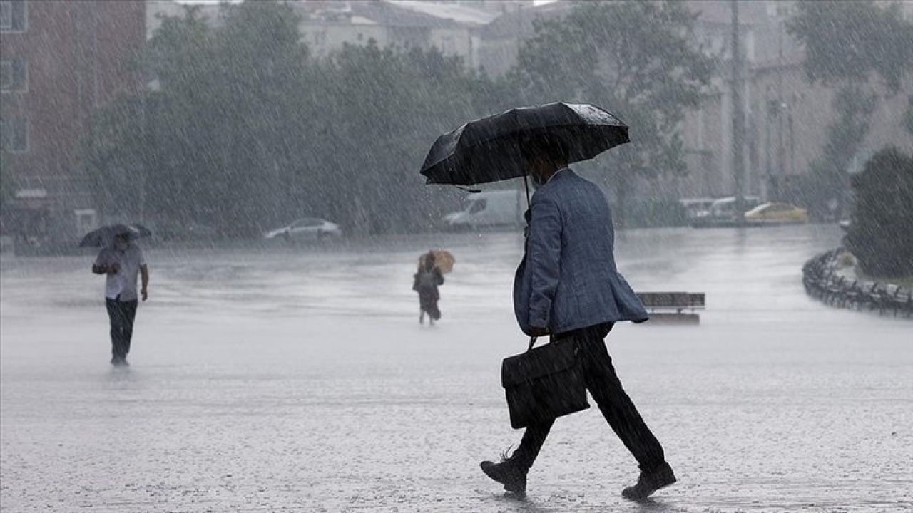 Meteoroloji'den yeni hava durumu raporu: 14 il için sağanak uyarısı