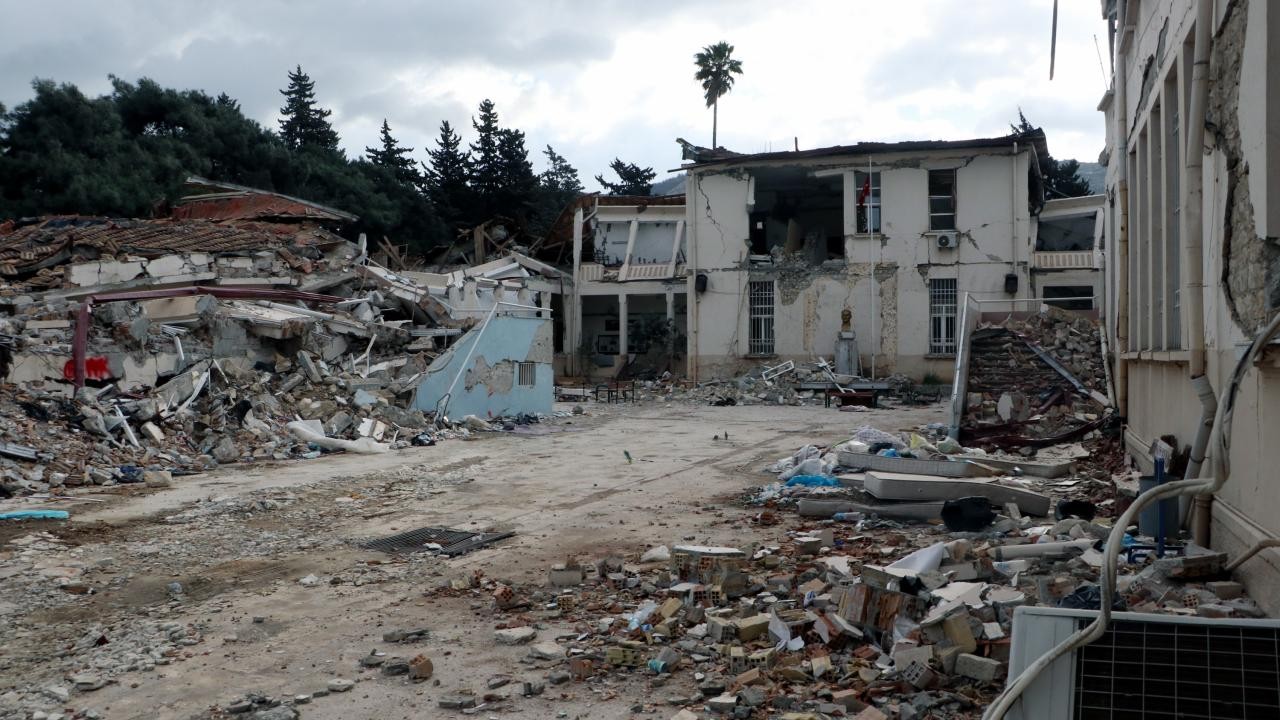 110 yıllık Antakya Lisesi depreme dayanamadı 9