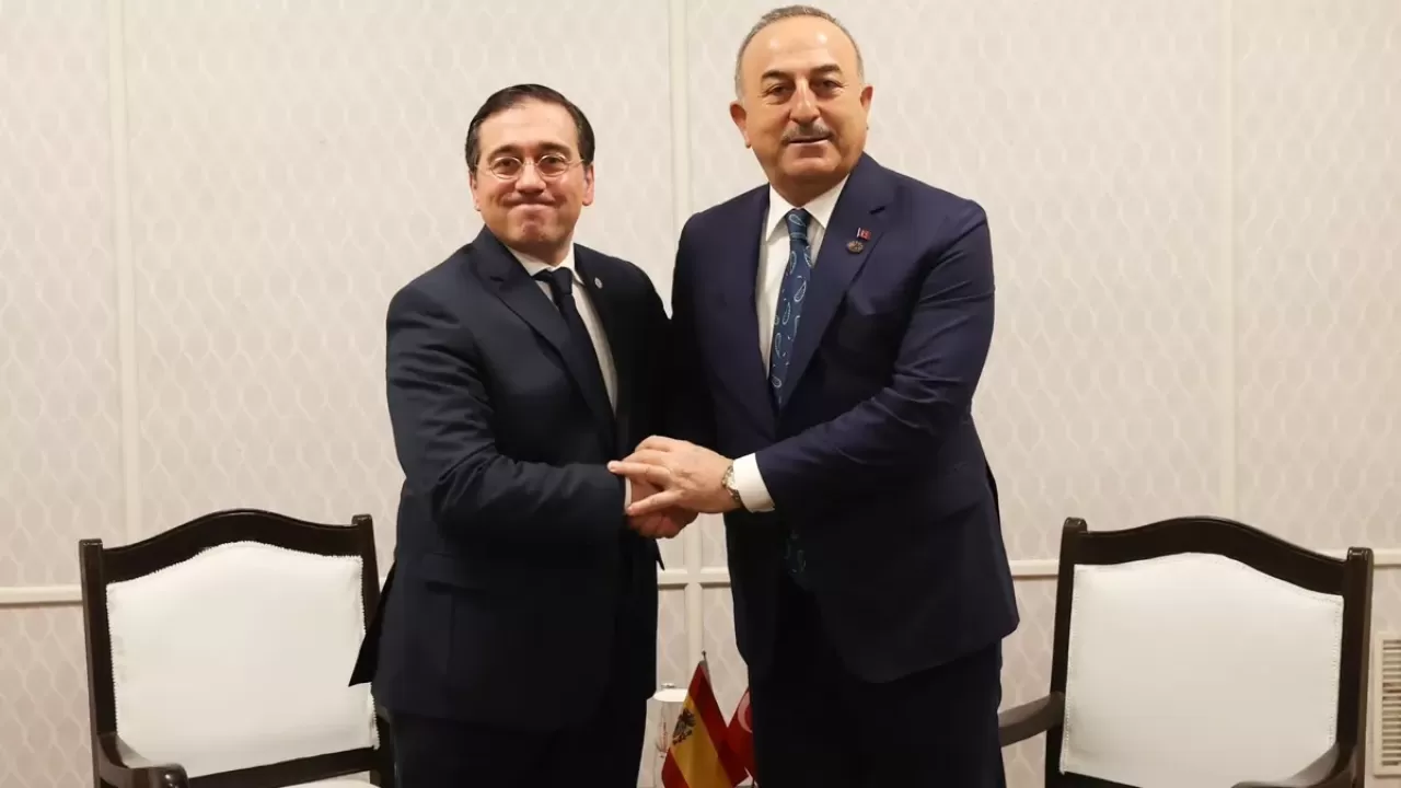 Bakan Çavuşoğlu, BAE'li ve İspanyol mevkidaşlarıyla görüştü