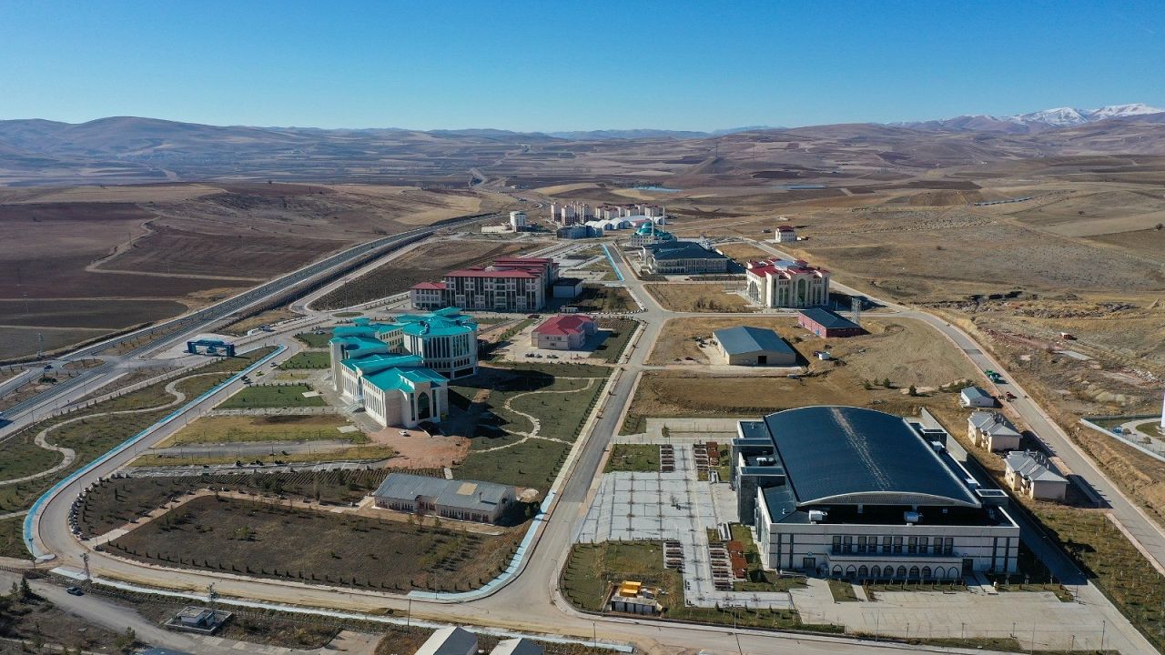 Bayburt Üniversitesi Eski Hükümlü veya TMY İşçi alıyor