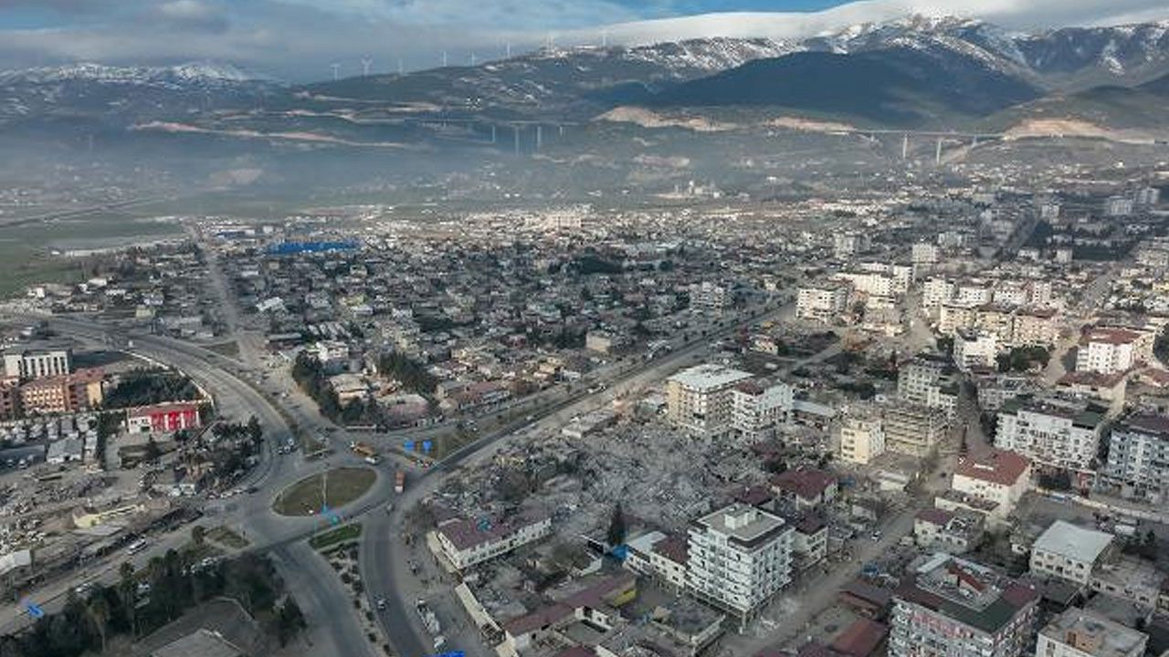 Ev ve iş yerleri hasarlı depremzedelerin elektrik borçları silinecek