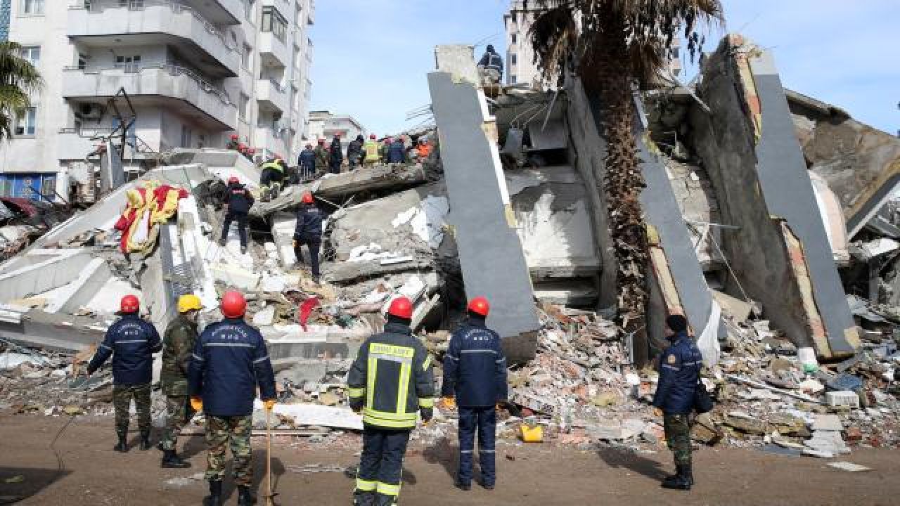 36 kişiye mezar olan Ezgi Apartmanı'na ilişkin bilirkişi raporu hazırlandı