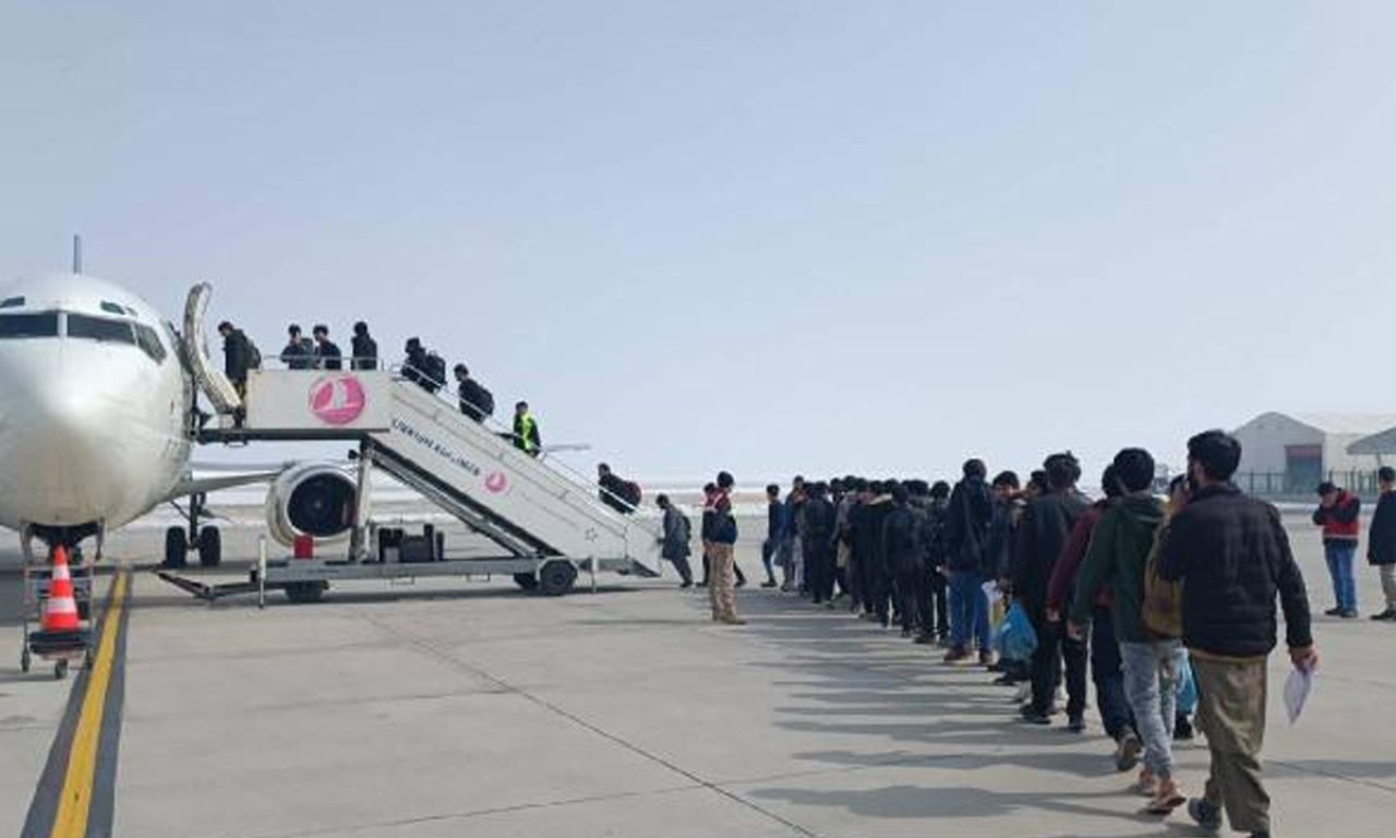 Sınır dışı edilen düzensiz göçmen sayısı 21 bin 211'e ulaştı