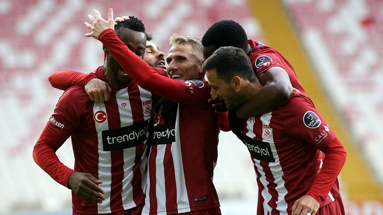 Sivasspor lige dönüşte moral buldu 