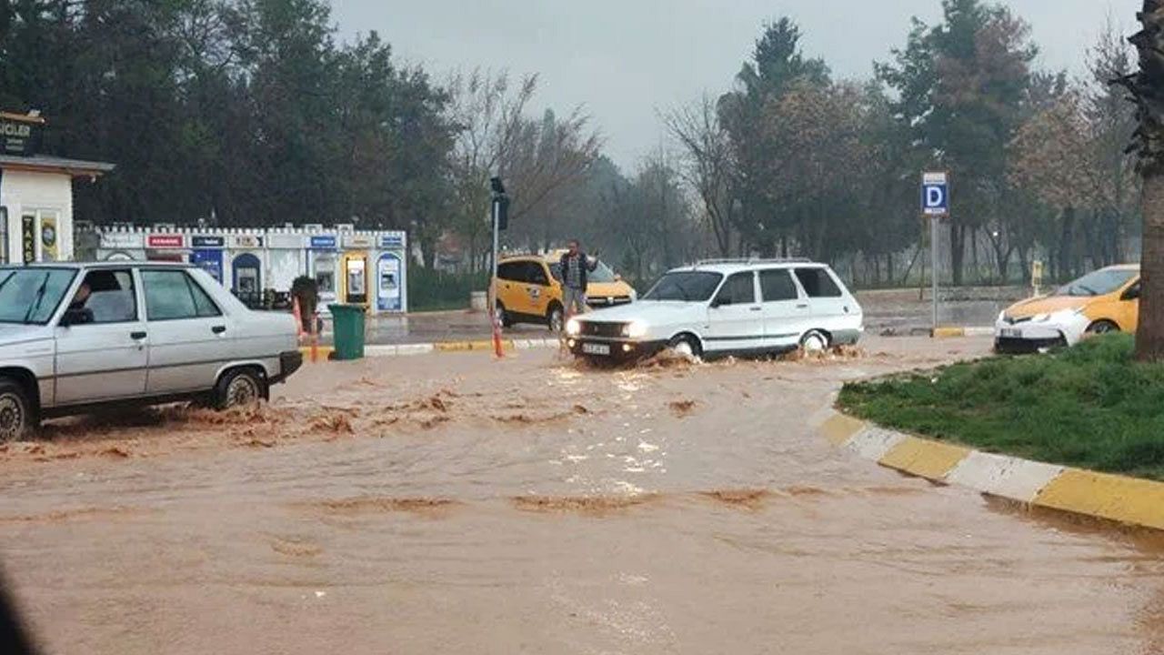 'Sahte vali' okulları tatil etti