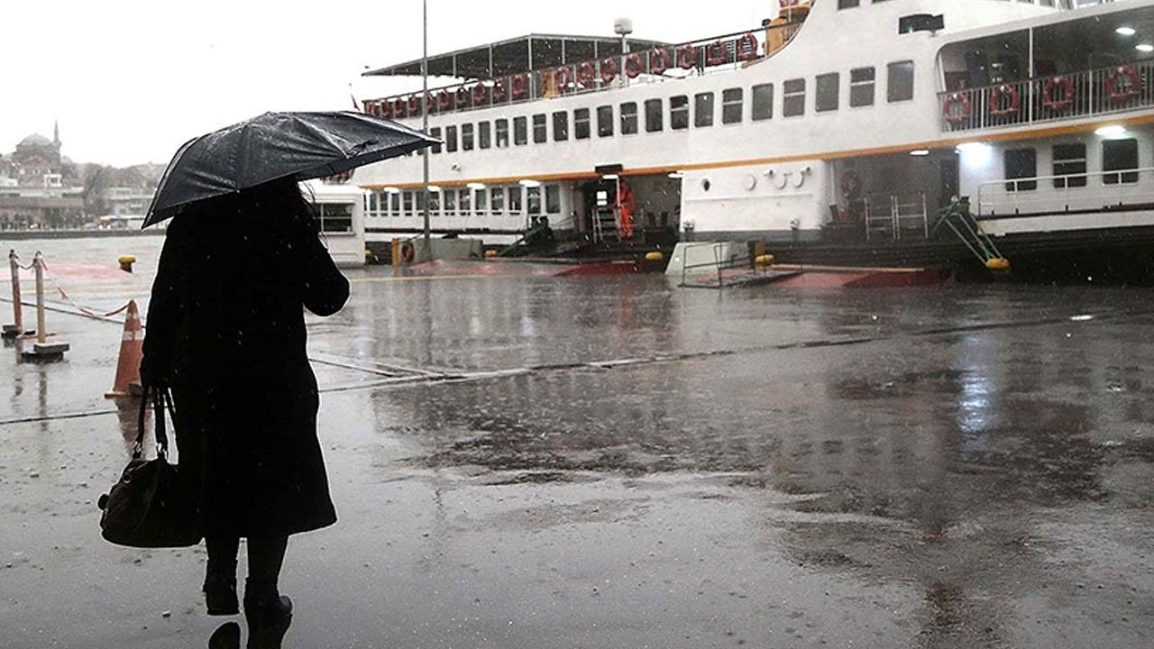 İstanbul'da vapur saferlerine hava engeli