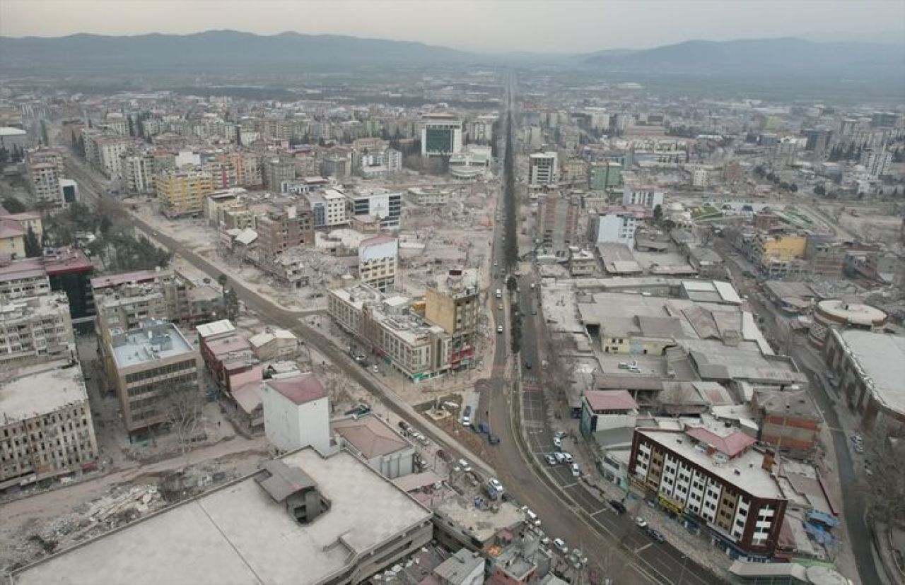 Deprem bölgesine fırtına uyarısı