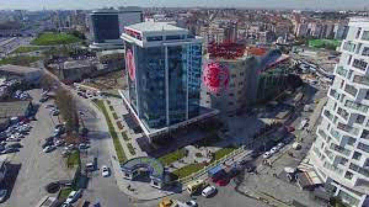 İstanbul Yeni Yüzyıl Üniversitesi Öğretim elemanları alıyor