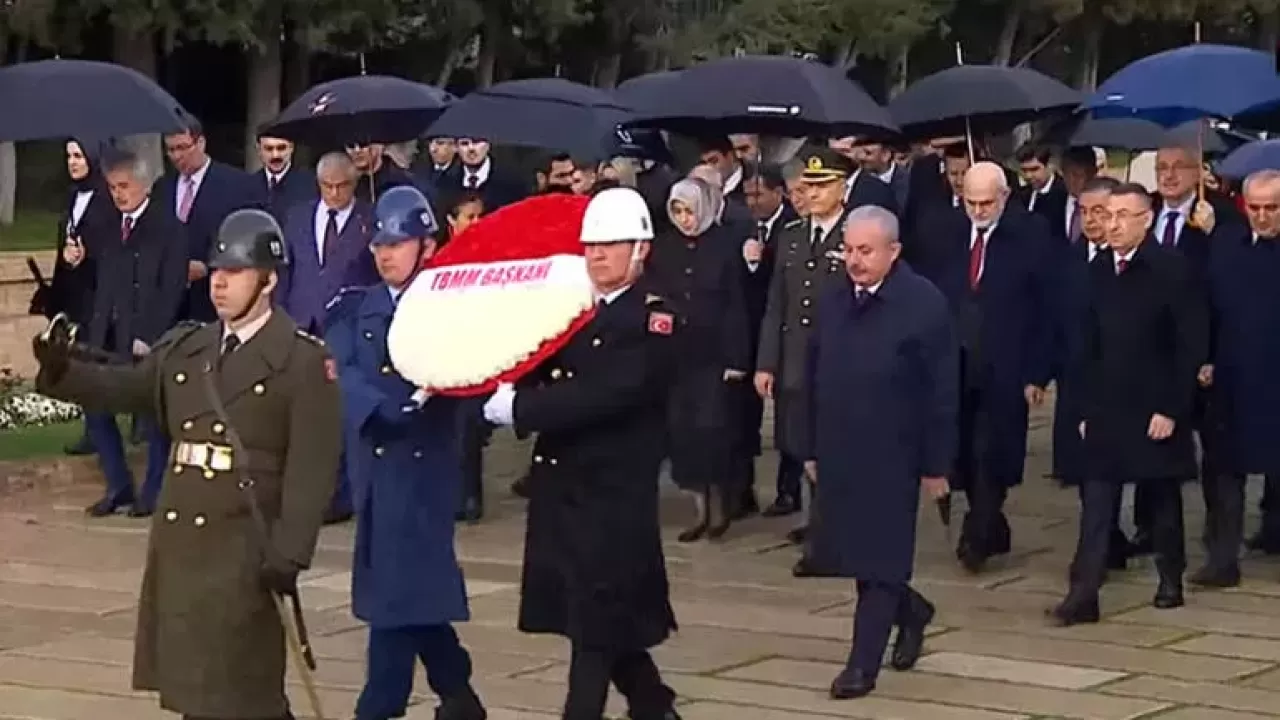 Anıtkabir'e ziyaretçi akını... Şentop ve devlet erkanı Anıtkabir'de