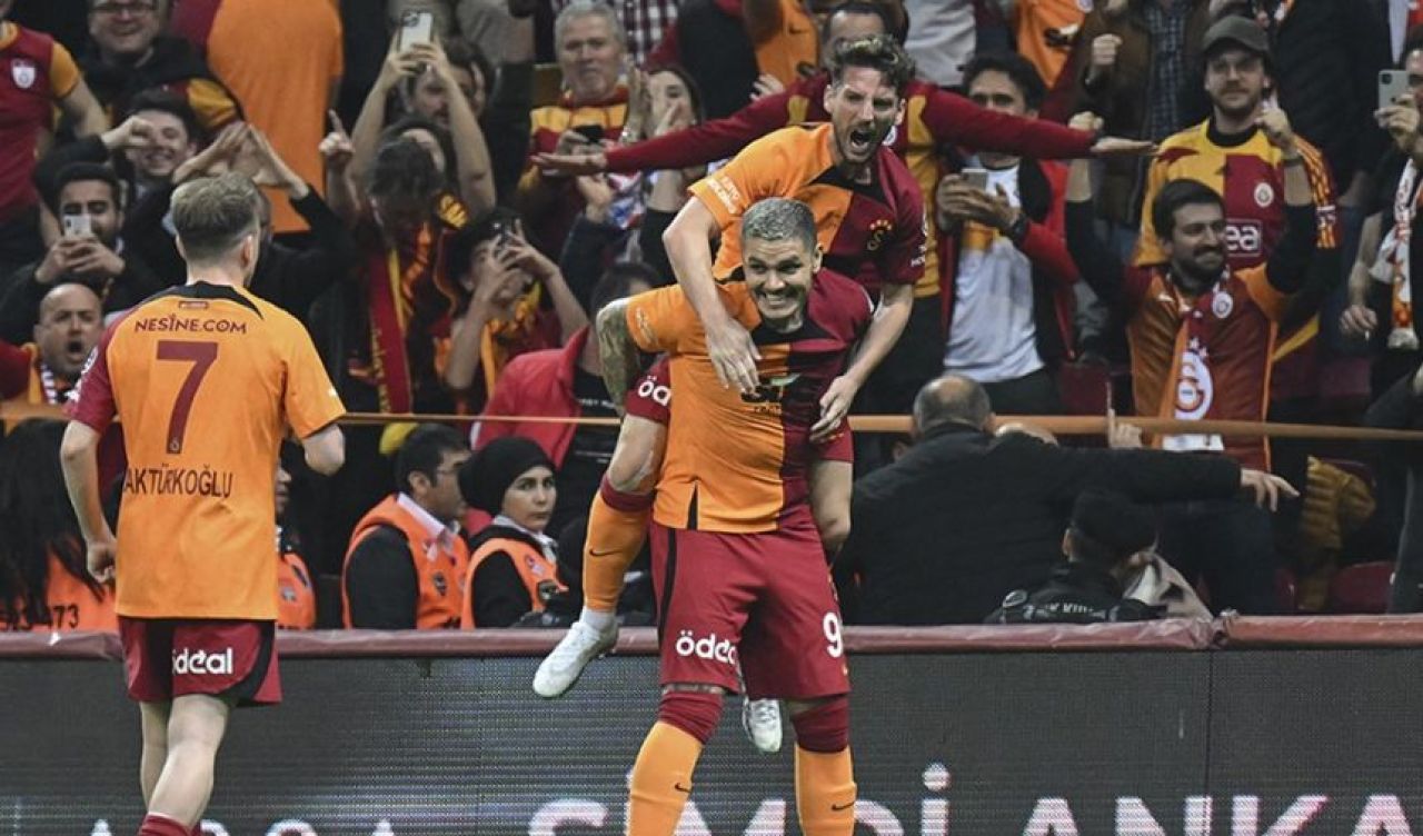 Opsiyon devreye girdi: 1 yıl daha Galatasaray'da