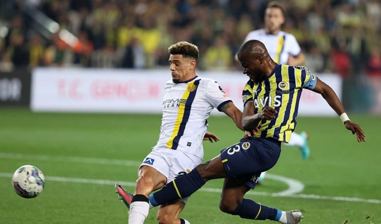 Fenerbahçe, 90+6'da yarışa tutundu