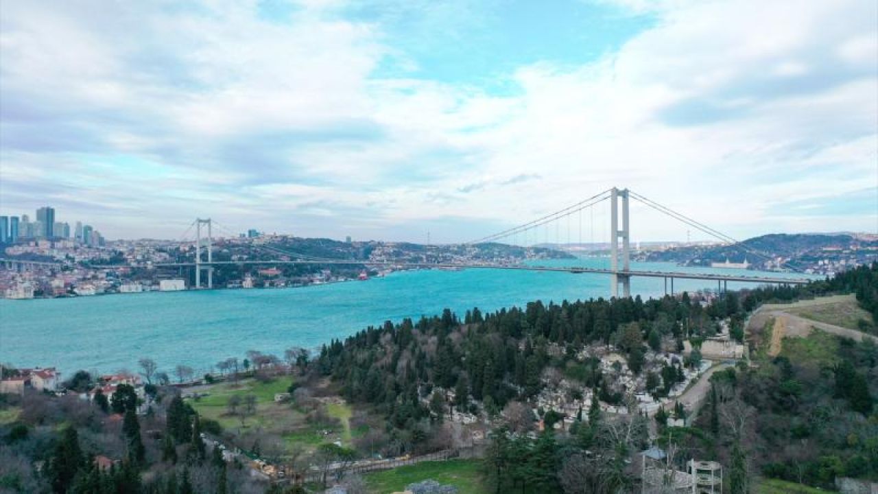 İstanbul Boğazı yeniden gemi trafiğine açıldı