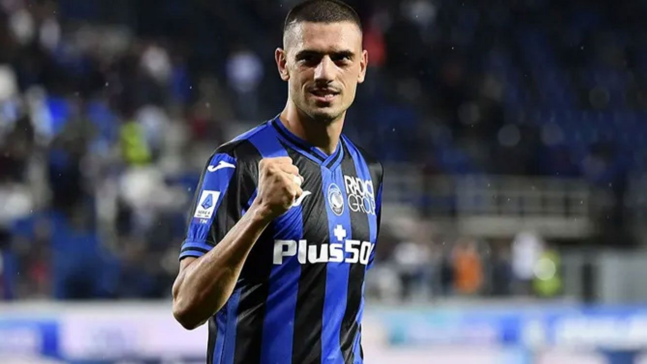 Merih Demiral dünya devine imza atıyor