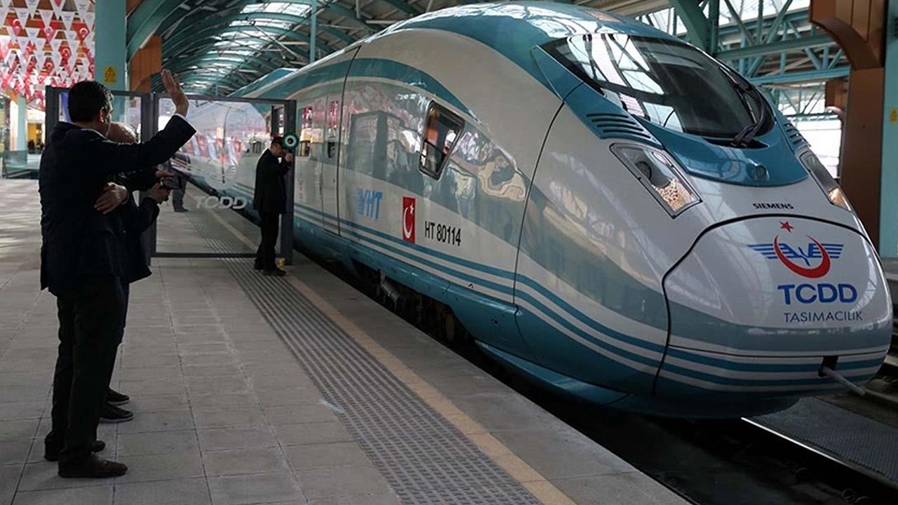 Ankara-Sivas Yüksek Hızlı Treni ilk ücretsiz seferini yaptı