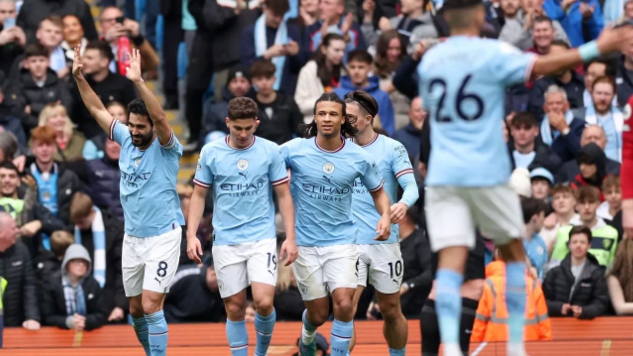 Zirve yolunda acımaları yok! Manchester City, Liverpool'u farka boğdu