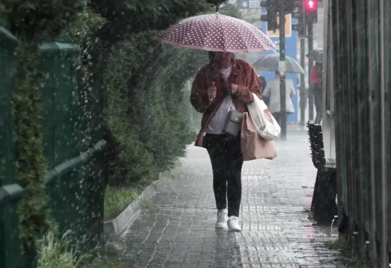 Meteoroloji 5 ili uyardı! Gök gürültülü sağanak geliyor