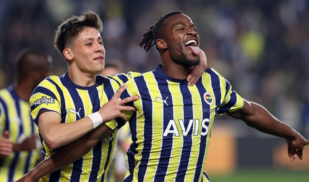 Trabzonspor’u 3 golle geçen Fenerbahçe sezonun ilk derbi galibiyetini aldı