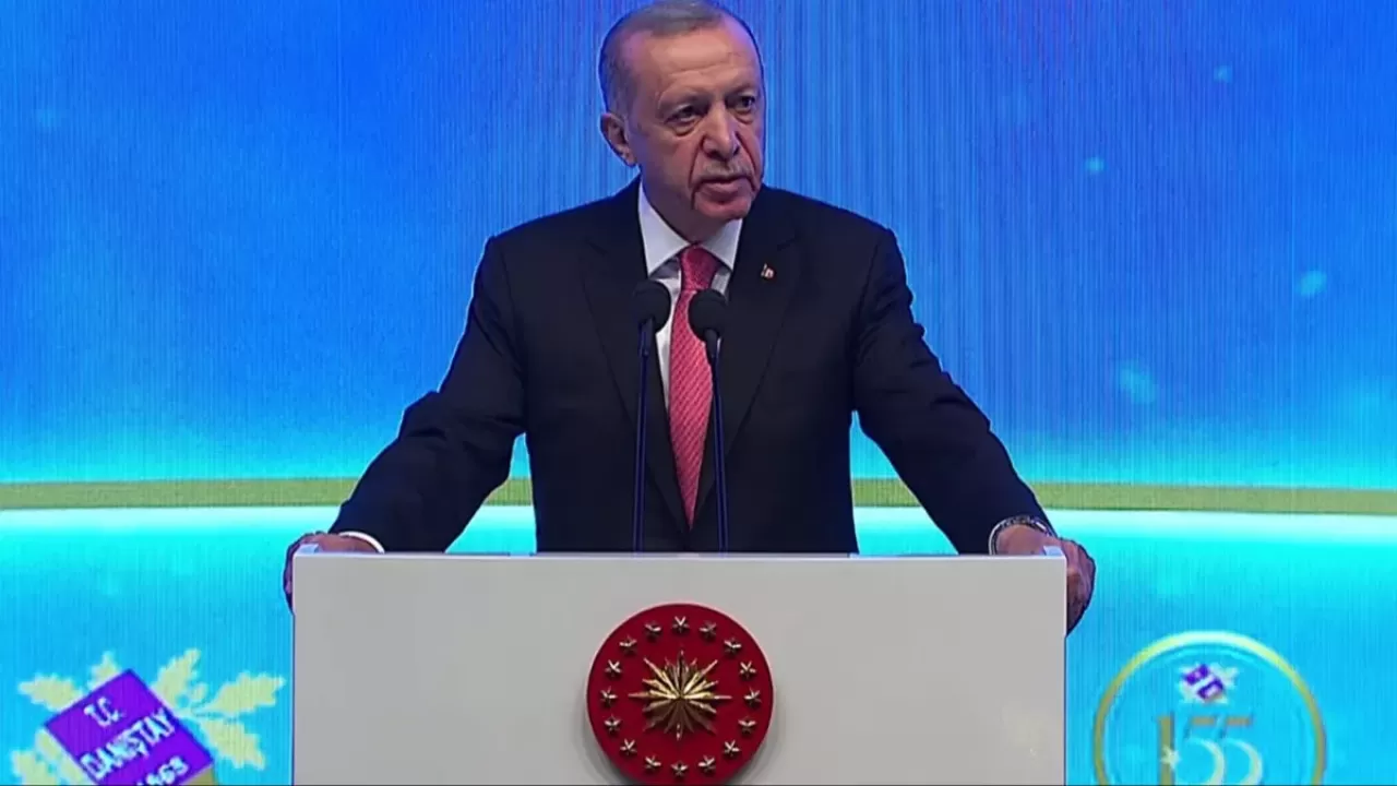 Cumhurbaşkanı Erdoğan'dan 'yeni anayasa' mesajı: Bu konuyu yeniden gündeme taşıyacağız