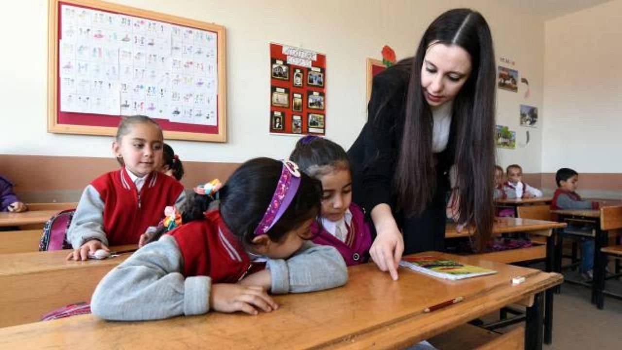 Öğretmenlik Kariyer Basamakları Sınavı'yla ilgili süreç 18 Mayıs'ta başlıyor