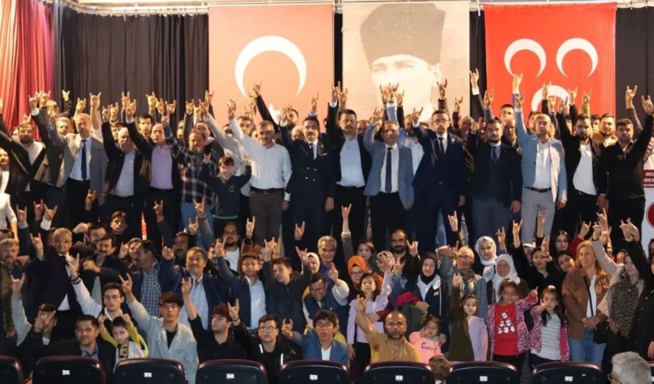 Kopuş sürüyor! CHP ve İP'den istifa eden onlarca kişi MHP'ye katıldı