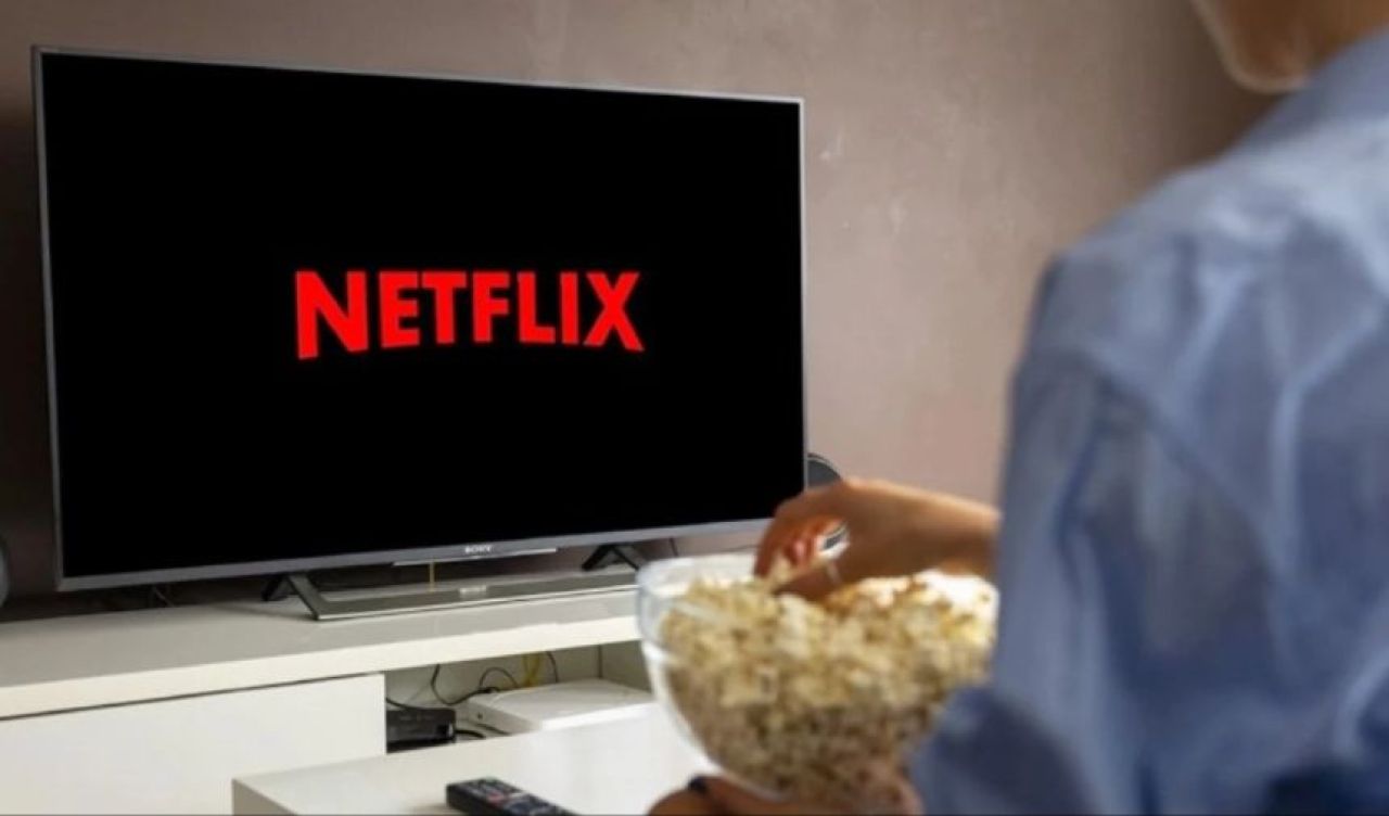 Netflix'ten yeni güvenlik önlemi! Artık şifre paylaşmak için ek ücret ödenecek