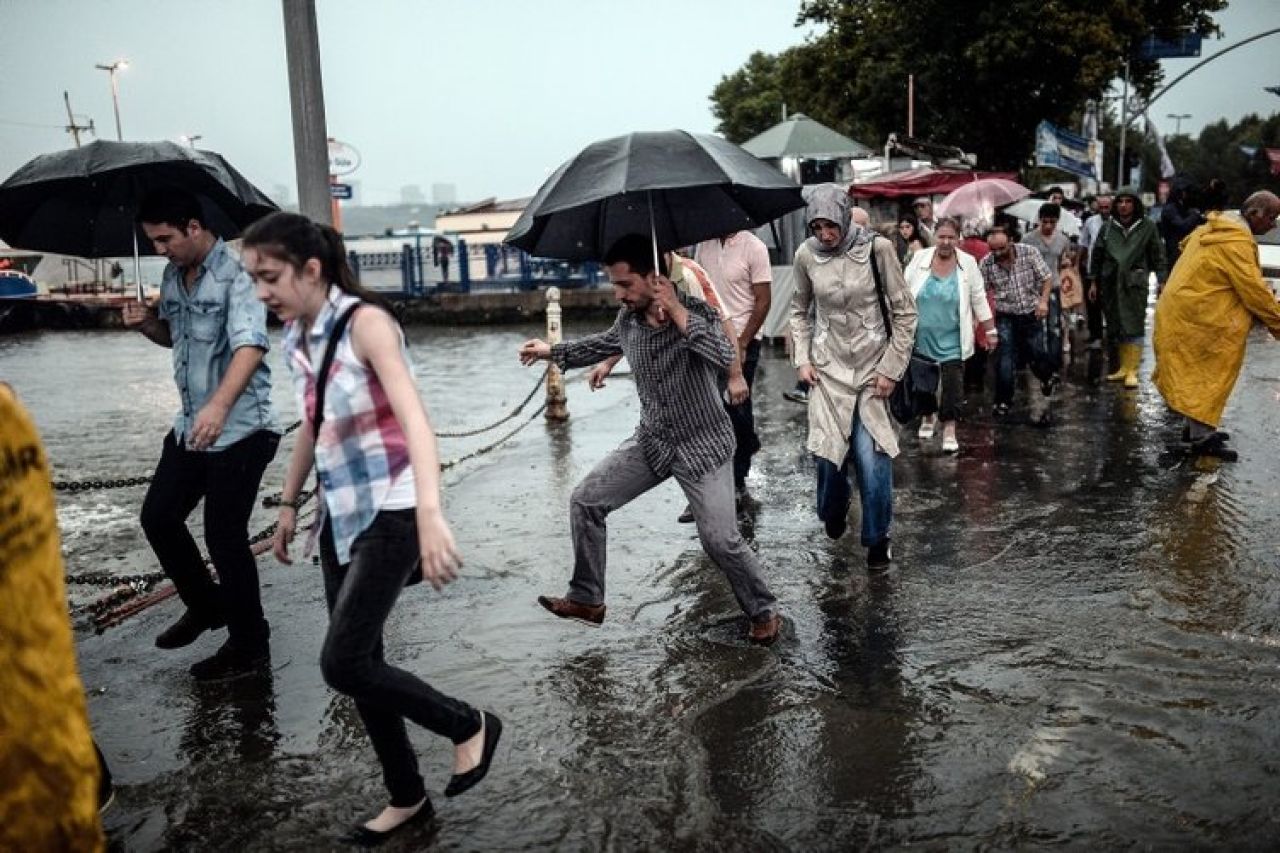 İstanbul için sağanak uyarısı: O saatlere dikkat!