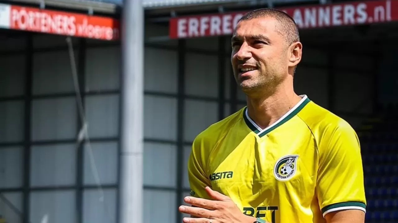 Burak Yılmaz futbolu bıraktığını duyurdu