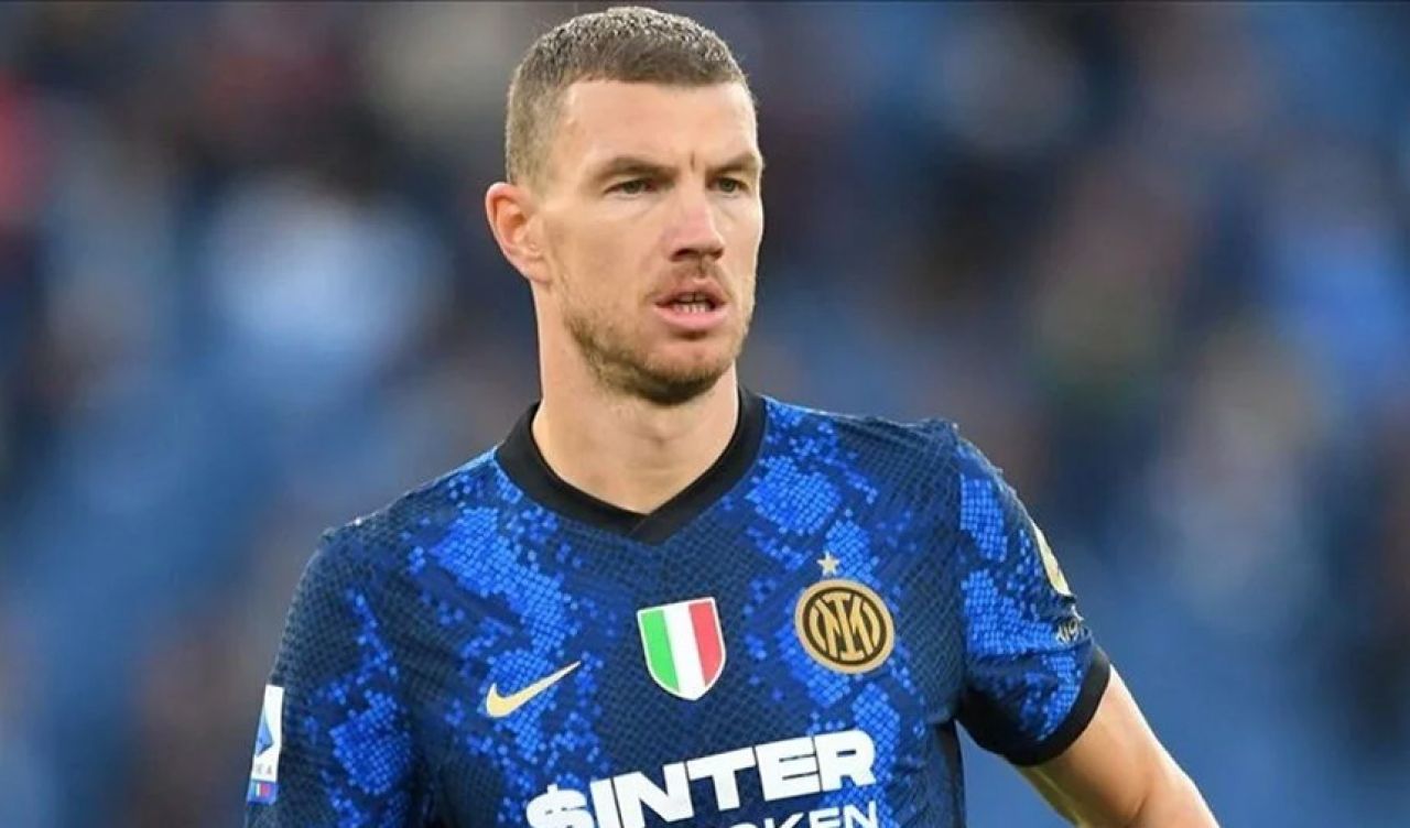 Fenerbahçe, Dzeko'yu resmen duyurdu