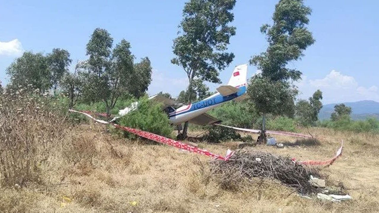 İzmir'de özel bir uçak araziye düştü