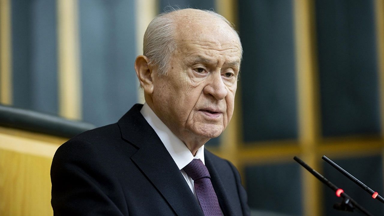 MHP lideri Bahçeli'den Filenin Sultanları'na tebrik